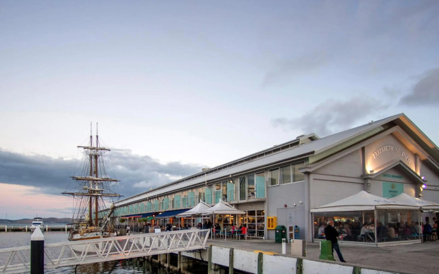 Somerset on The Pier Hobart