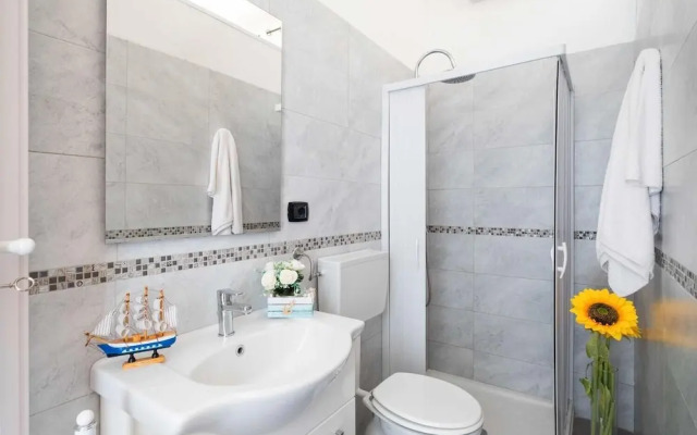 Sunny Haven Villa In Torre Lapillo