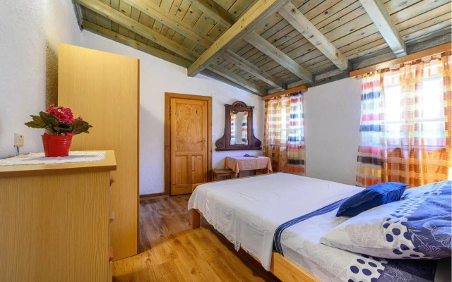 One-Bedroom Holiday home Jadrija with a Fireplace 03