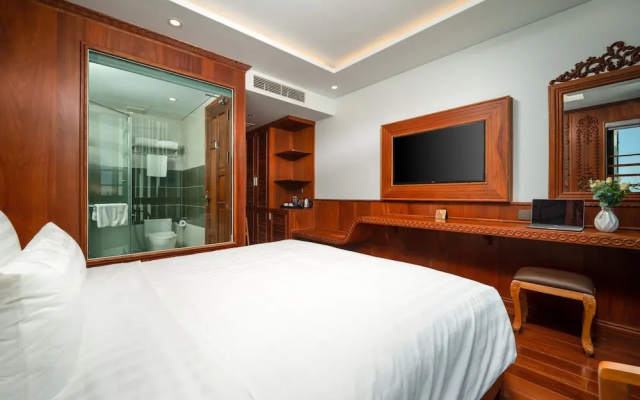 Monalisa Luxury Hotel
