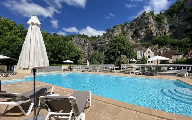 Logis Hôtel Domaine les Falaises