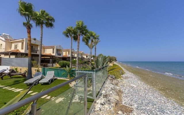 Beachfront Villa Meneou 5