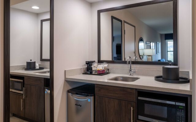 Hampton Inn & Suites Agoura Hills