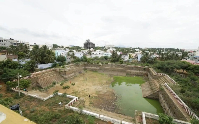 Manickam Tourist Home