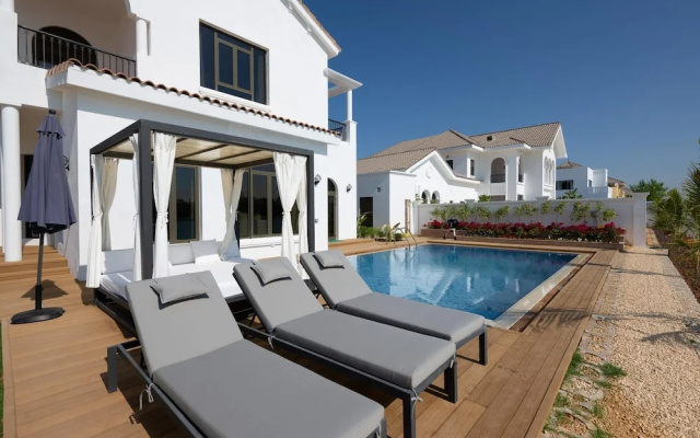 Villa on Beach w Private Pool The Palm Jumeirah
