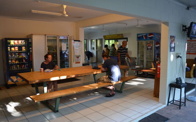 Frogshollow Backpackers