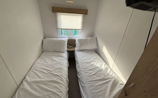 Cozy Coastal Caravan in Eyemouth