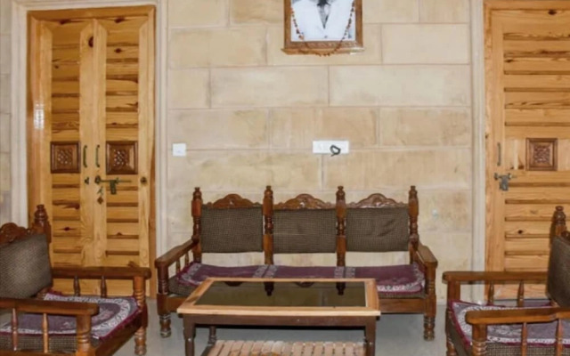 Hotel Thakur Ji Palace