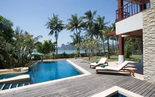 Amatapura Beachfront Villa 1