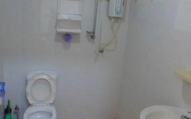 1 Double bedroom apartment with Pool and extensive Kitchen diningroom