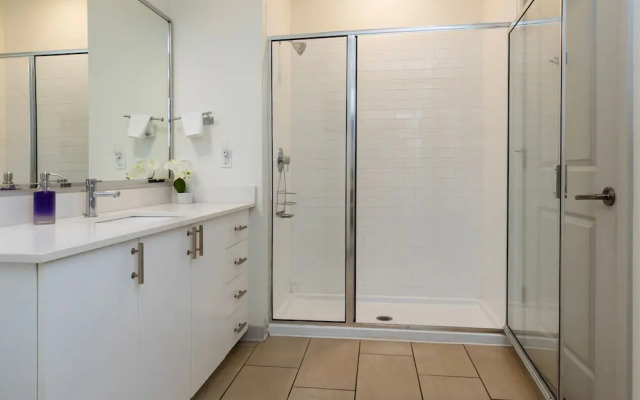 Stunning Nulu 1BR Cozysuites 06