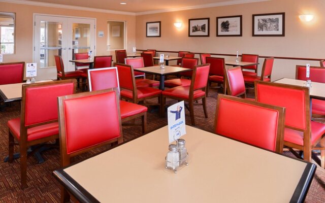 Holiday Inn Express & Suites Watsonville by IHG
