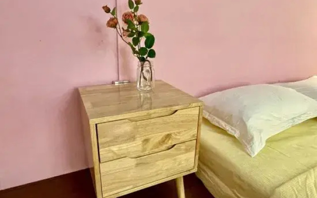 Chihiro Apartment (Guangzhou Shangxiajiu children's Hospital )