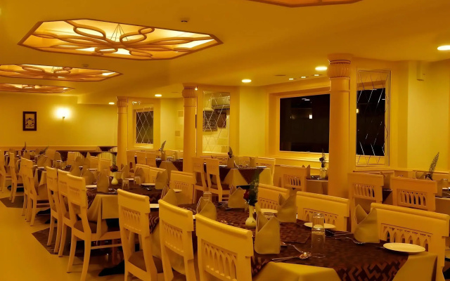 Oyo Premium Alleppey Iron Bridge