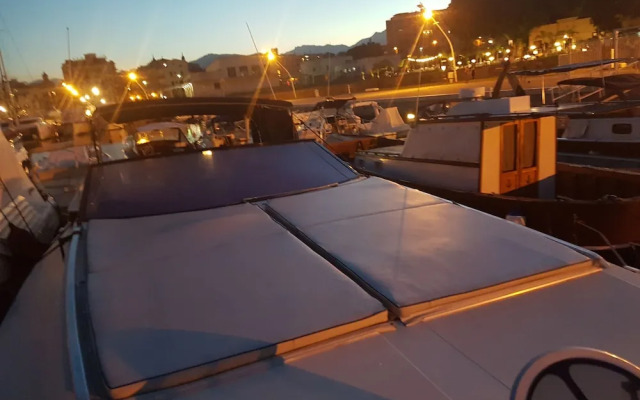 Desirè Charming House Boat