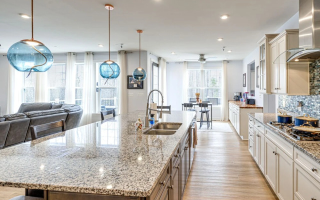 Lakefront Fredericksburg Home w/ Deck + Fire Pits!