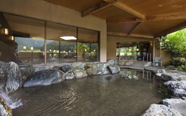 Matsusaka Wanwan Paradise