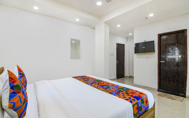 Fabhotel Grand Hazra Inn