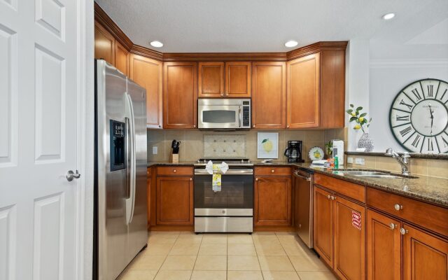 Rvh_332r Poolside 3 Bedroom Apts