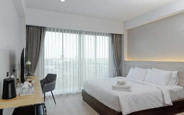 The Horizon Groove Hotel