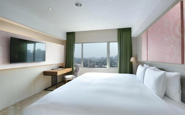 Aeris International Hotel