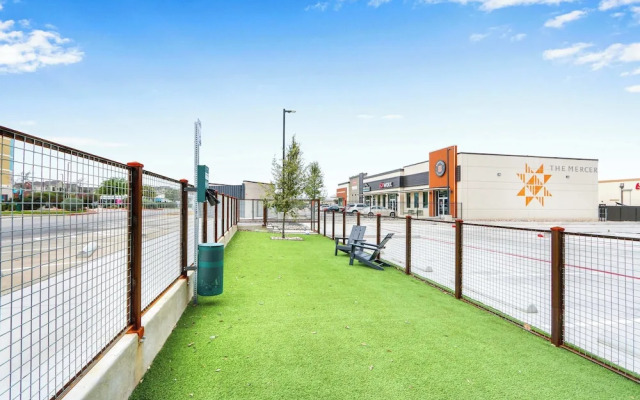 Pacific Island Inspired Stay Amazing Location