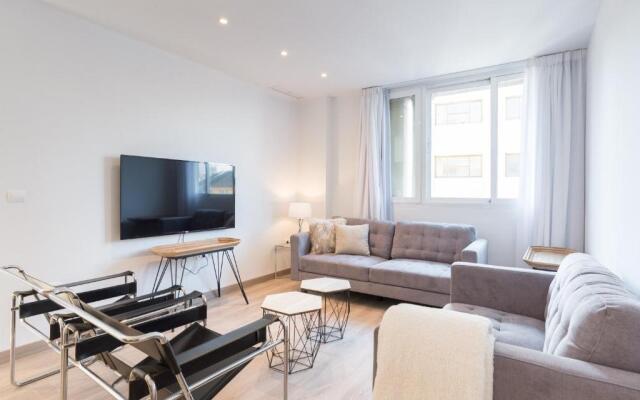 Urbe10 Premium Atarazanas 4 Bedrooms Apartment