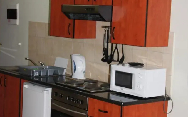 Oakelands Studio Apartments