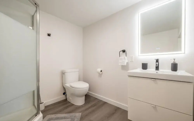 Modern Contemporary 2 Bedroom Suite