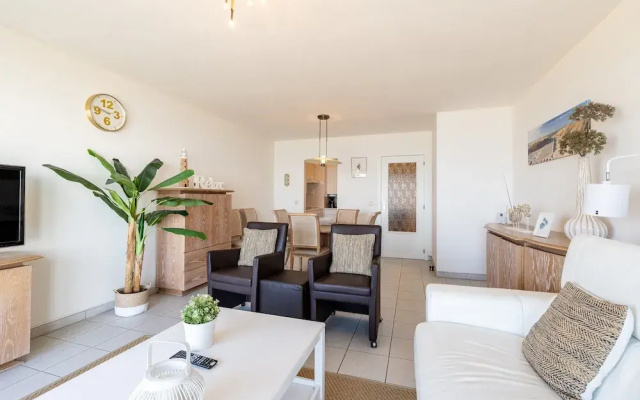 Apartment in Blankenberge With Sea Views