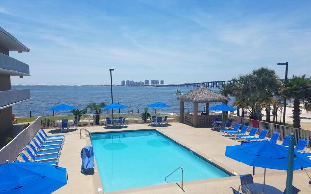 Best Western Navarre Waterfront