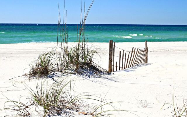 Seacrest 702 by RedAwning