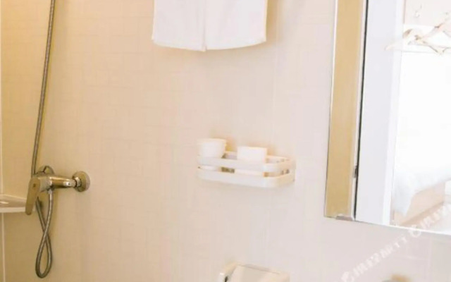 Qingzhu Huaduo Express Hotel (Qingdao Tongfu Road Women's and Children's Hospital)