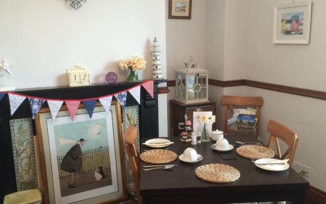 Nythfa Guest House