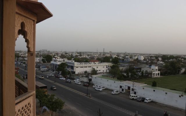 Hotel Amit Palace