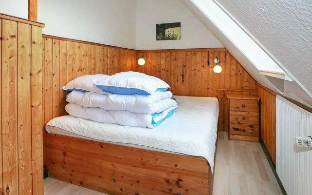 Two-Bedroom Holiday home in Svaneke 4