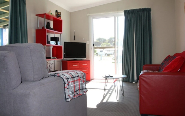 Bay 79 Ledge Point Holiday Park