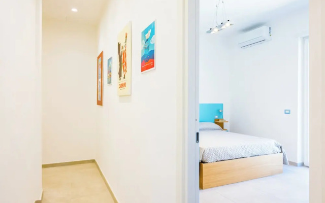 Brombeis Double Bedroom Center by Napoliapartments