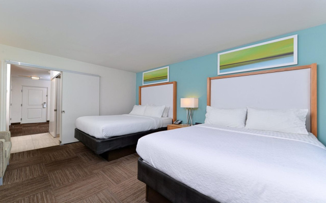 Red Roof Inn PLUS+ & Suites Tampa