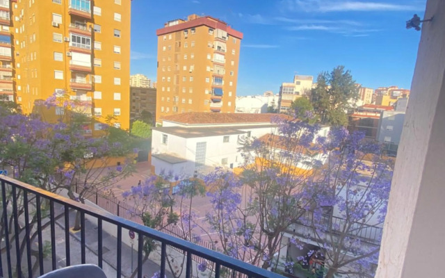 AMPLIO y CÉNTRICO APARTAMENTO CON APARCAMIENTO GRATUITO ALREDEDOR