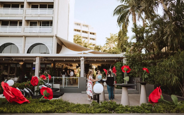 Cairns Harbourside Hotel