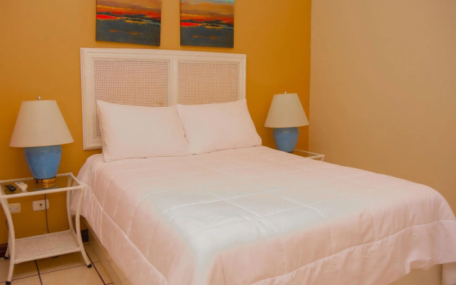 Hotel Bamboo Aeropuerto