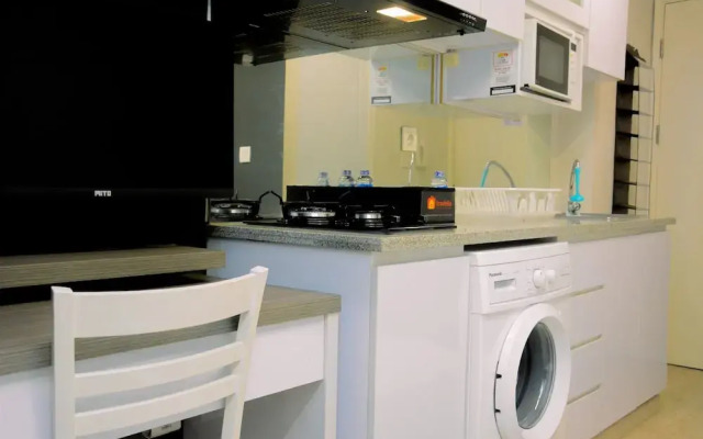 Modern and Full Parquette @ Studio Springlake Summarecon Apartment