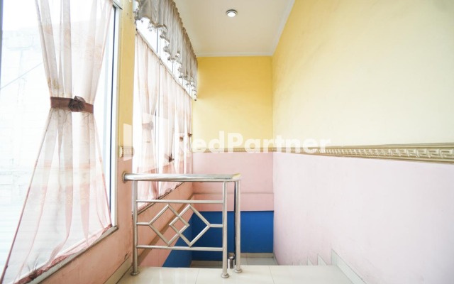 Surabaya Jaya Hotel near Soekarno Hatta Airport Redpartner