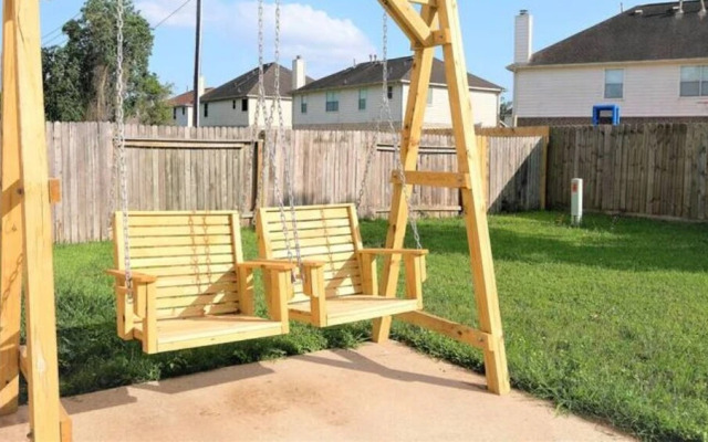 3Bdrm 2.5Bath 5Beds - Near Downtown