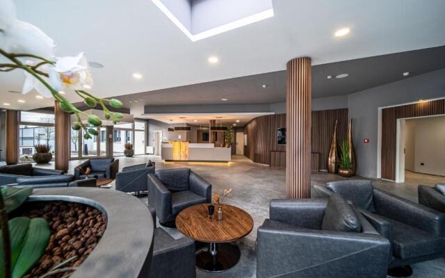 EE Hotel