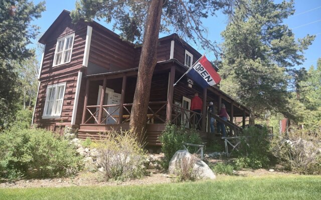 Western Riviera Lakeside Lodging