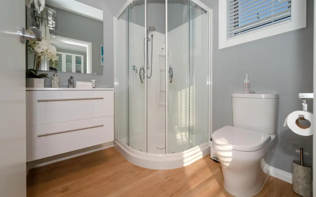 “No.25”Stand alone guest studio unit