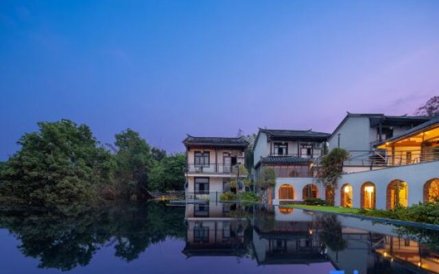 Hetang Zhenmei Panoramic Holiday Inn