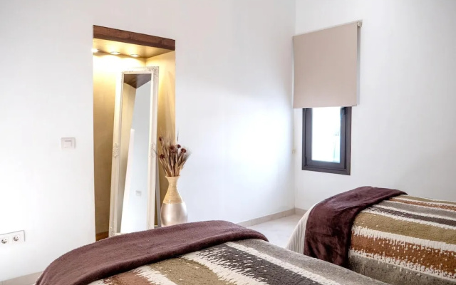 House with 3 Bedrooms in Tías, with Wifi